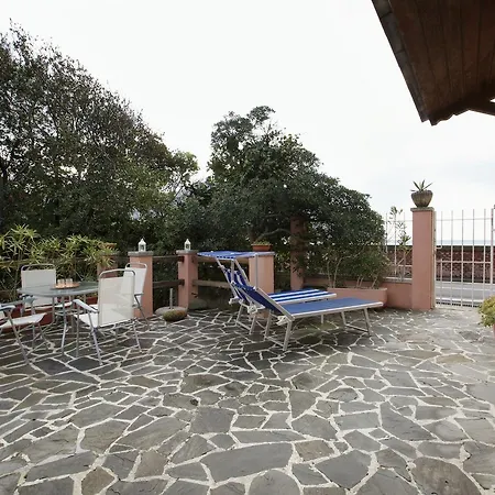Cindy House * Levanto
